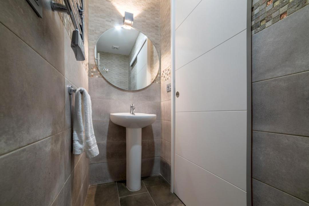 2 Bedrooms 1.5 Bathrooms Furnished - Justicia - Refurbished - Mintystay Madrid Exterior foto